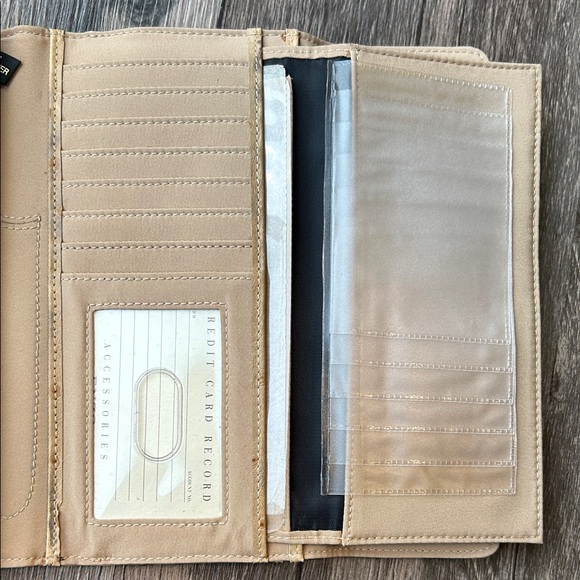 Enzo Angiolini genuine tan ostrich leather with kiss lock Long wallet - Picture 6 of 9